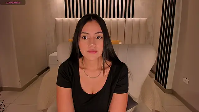 Snapshot of AmbarJames_ chatting on 05/24/26, 11:48 AmbarJames online show from 05/24/26, 11:48