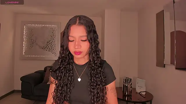 SophieHouston  online show from 11/30/25, 11:09