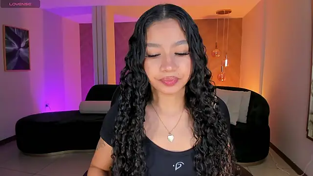 SophieHouston  online show from 12/04/25, 04:22