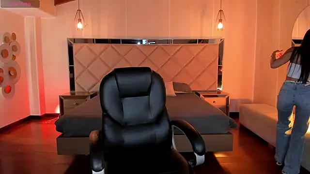 SophieHouston  online show from 04/20/26, 04:15