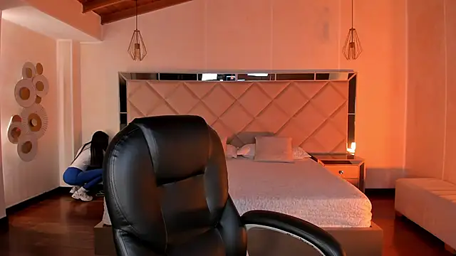 SophieHouston  online show from 04/24/26, 03:09