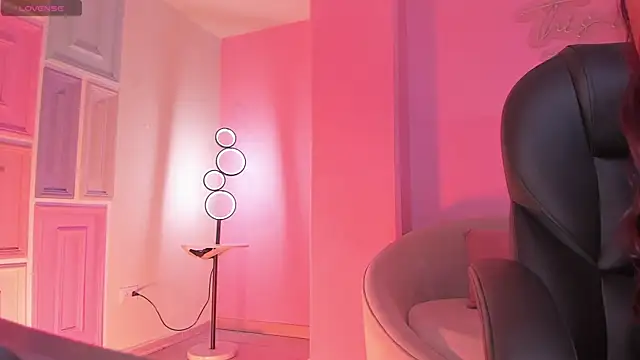 SophieHouston  online show from 07/06/26, 03:58