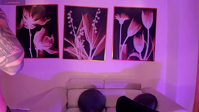 MilaLawrence online show from 04/05/26, 03:42