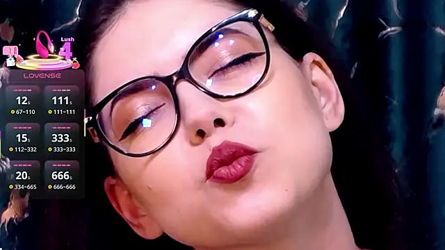 KaylaLewys online show from 12/17/25, 06:36