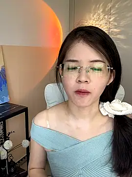 Snapshot of Qianqian-888 chatting on 09/16/25, 01:28 Qianqian-888 online show from 09/16/25, 01:28