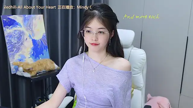 Snapshot of Qianqian-888 chatting on 10/13/25, 12:54 Qianqian-888 online show from 10/13/25, 12:54