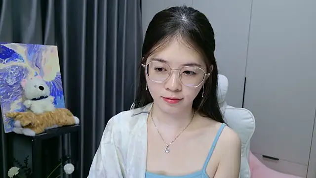 Snapshot of Qianqian-888 chatting on 11/18/25, 12:38 Qianqian-888 online show from 11/18/25, 12:38