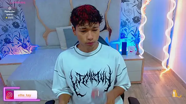 Snapshot of Ette_tay chatting on 10/09/25, 04:32 Ette tay online show from 10/09/25, 04:32