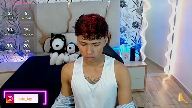 Snapshot of Ette_tay chatting on 10/13/25, 03:06 Ette tay online show from 10/13/25, 03:06