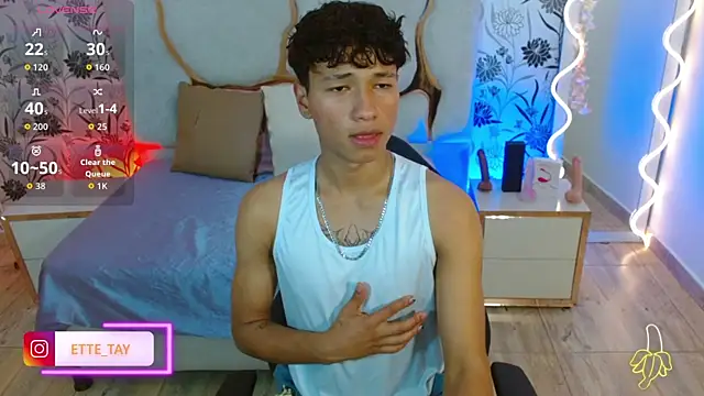 Snapshot of Ette_tay chatting on 10/30/25, 03:41 Ette tay online show from 10/30/25, 03:41