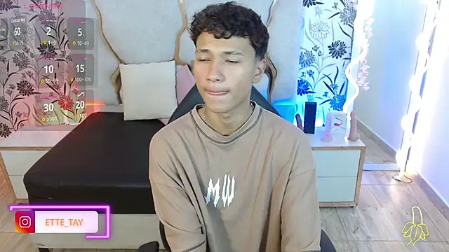 Snapshot of Ette_tay chatting on 11/04/25, 03:16 Ette tay online show from 11/04/25, 03:16
