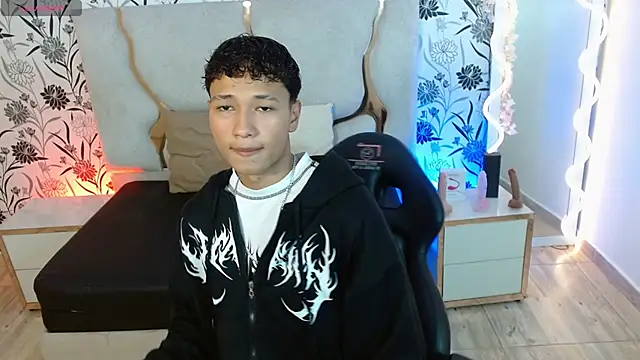 Snapshot of Ette_tay chatting on 11/08/25, 03:18 Ette tay online show from 11/08/25, 03:18