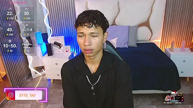 Snapshot of Ette_tay chatting on 11/18/25, 03:34 Ette tay online show from 11/18/25, 03:34