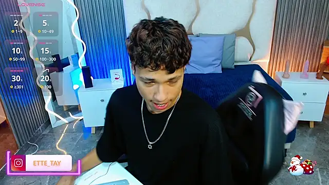 Snapshot of Ette_tay chatting on 11/24/25, 04:34 Ette tay online show from 11/24/25, 04:34