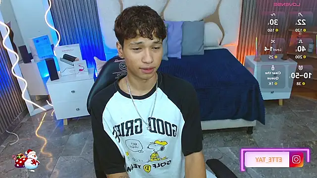 Snapshot of Ette_tay chatting on 11/30/25, 03:54 Ette tay online show from 11/30/25, 03:54