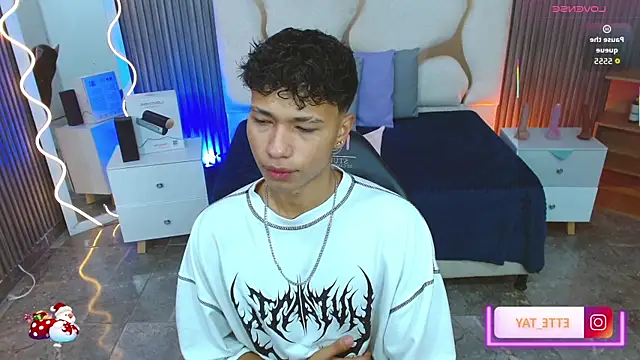 Snapshot of Ette_tay chatting on 12/04/25, 04:00 Ette tay online show from 12/04/25, 04:00