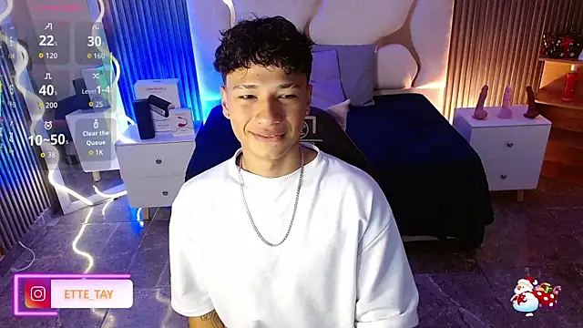 Snapshot of Ette_tay chatting on 12/15/25, 03:33 Ette tay online show from 12/15/25, 03:33