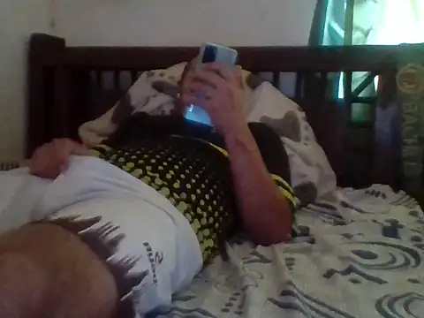 santiii   12 online show from 01/05/26, 08:34