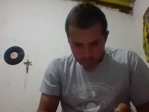 santiii   12 online show from 01/14/26, 04:29