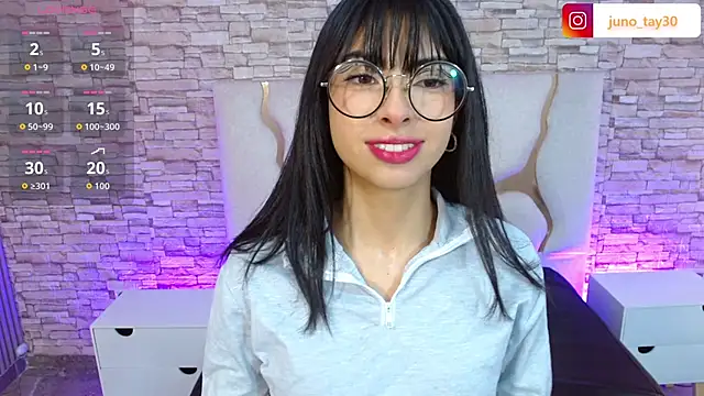 juno tay online show from 11/04/25, 11:42