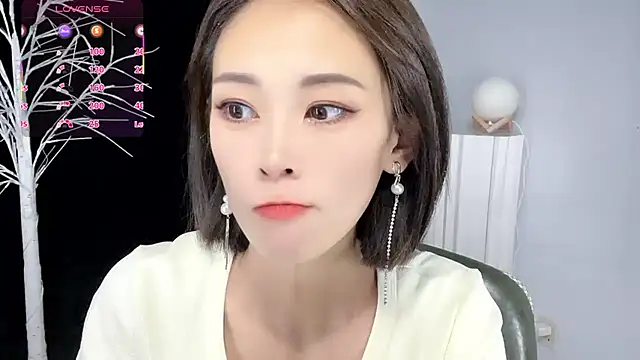 xiaoyue8888 online show from 10/02/25, 02:29