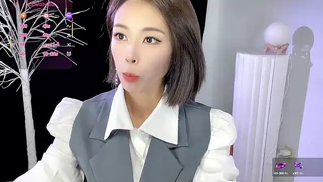 xiaoyue8888 online show from 10/04/25, 01:58