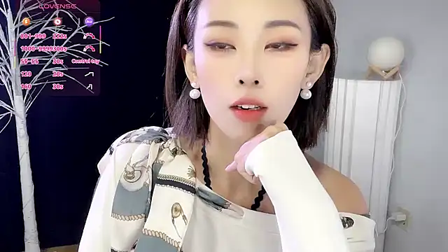 xiaoyue8888 online show from 10/08/25, 01:58