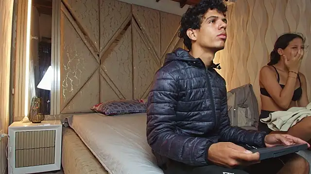 Hotcouple 222 online show from 03/20/26, 07:35