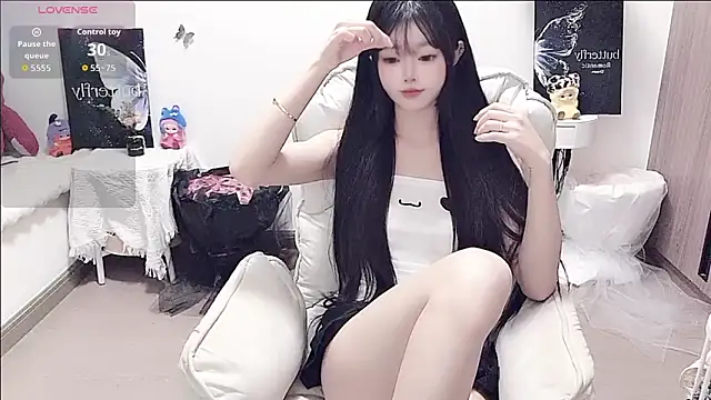 Snapshot of -EEBABY chatting on 05/17/26, 07:43 -EEBABY online show from 05/17/26, 07:43
