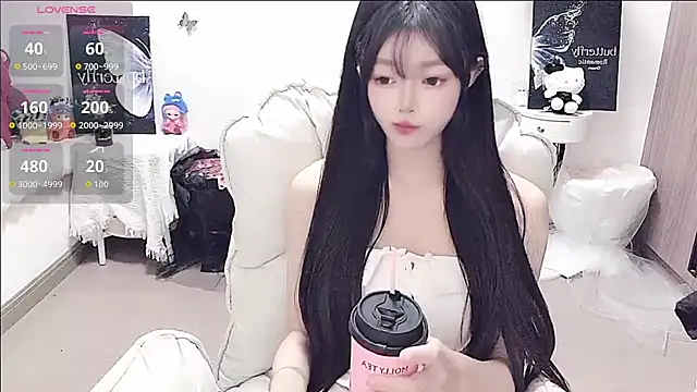Snapshot of -EEBABY chatting on 06/03/26, 01:14 -EEBABY online show from 06/03/26, 01:14