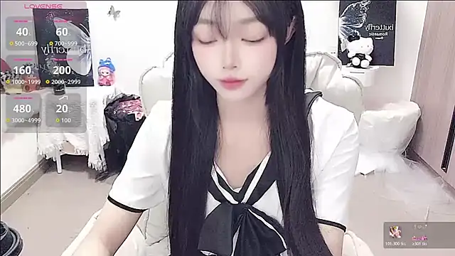 Snapshot of -EEBABY chatting on 06/04/26, 02:23 -EEBABY online show from 06/04/26, 02:23