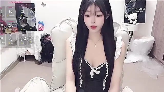 Snapshot of -EEBABY chatting on 06/08/26, 01:33 -EEBABY online show from 06/08/26, 01:33