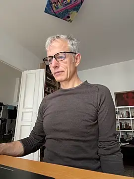 SexyLeon8 online show from 11/11/25, 08:36