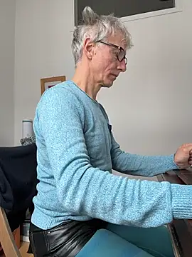 SexyLeon8 online show from 02/11/26, 03:28