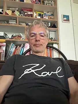 Snapshot of SexyLeon8 chatting on 04/24/26, 05:32 SexyLeon8 online show from 04/24/26, 05:32