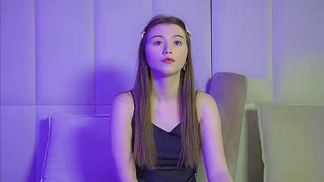 KeiraAsti online show from 10/19/25, 06:03