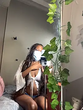 Snapshot of StrawberryXpeach chatting on 03/28/26, 05:23 StrawberryXpeach online show from 03/28/26, 05:23