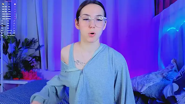 -CindyLou online show from 11/26/25, 05:19