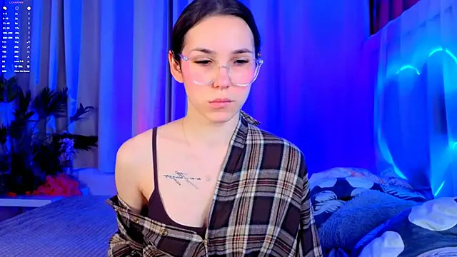 -CindyLou online show from 12/21/25, 05:25