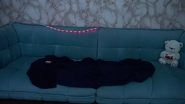 LiviaShy online show from 04/21/26, 02:51