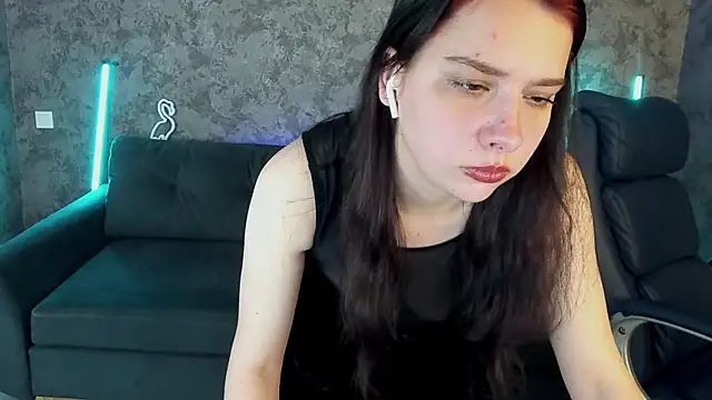 LiviaShy online show from 04/23/26, 07:38