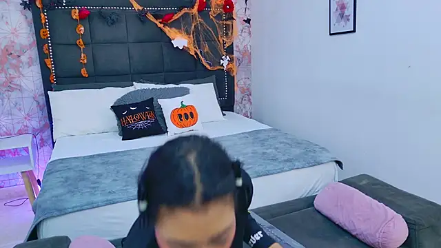 Snapshot of Becca_Grims chatting on 10/29/25, 03:31 Becca Grims online show from 10/29/25, 03:31