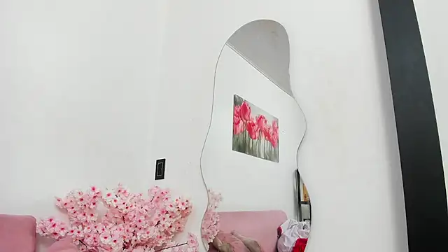 pinky f00x online show from 06/04/26, 07:20