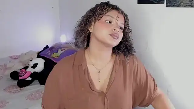 chloe kisses online show from 03/31/26, 12:05