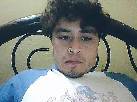 Snapshot of jorgexsuil2hh chatting on 11/21/25, 05:50 jorgexsuil2hh online show from 11/21/25, 05:50