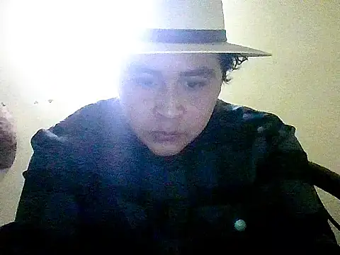 Snapshot of jorgexsuil2hh chatting on 12/15/25, 12:59 jorgexsuil2hh online show from 12/15/25, 12:59