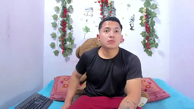 NataliaAndJulliam online show from 09/22/25, 03:52