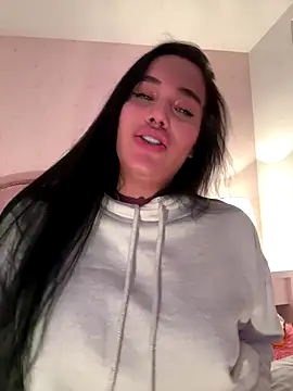 Bella  Wood online show from 10/12/25, 07:02