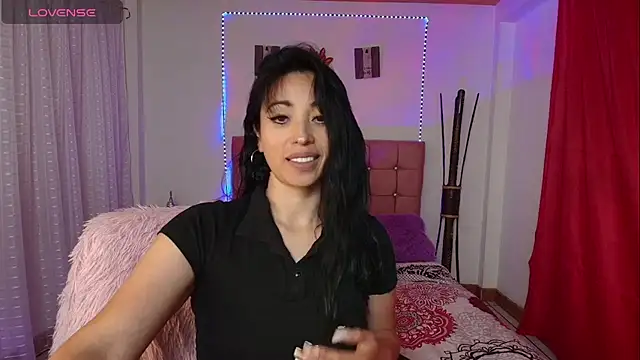 Snapshot of hannagomez_24 chatting on 11/22/25, 04:11 hannagomez 24 online show from 11/22/25, 04:11