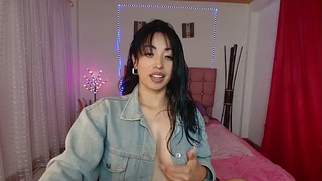 Snapshot of hannagomez_24 chatting on 03/03/26, 12:28 hannagomez 24 online show from 03/03/26, 12:28